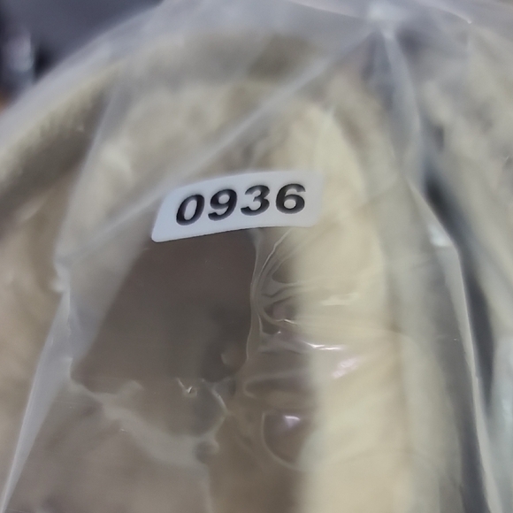 Women's Tan Slippers - Picture 4 of 4